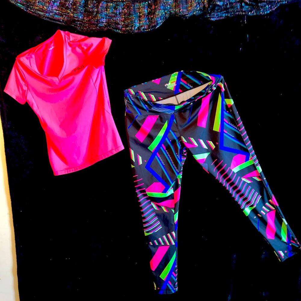 FILA ATHLETIC TOP WITH FILA CAPRIS LEGGINGS